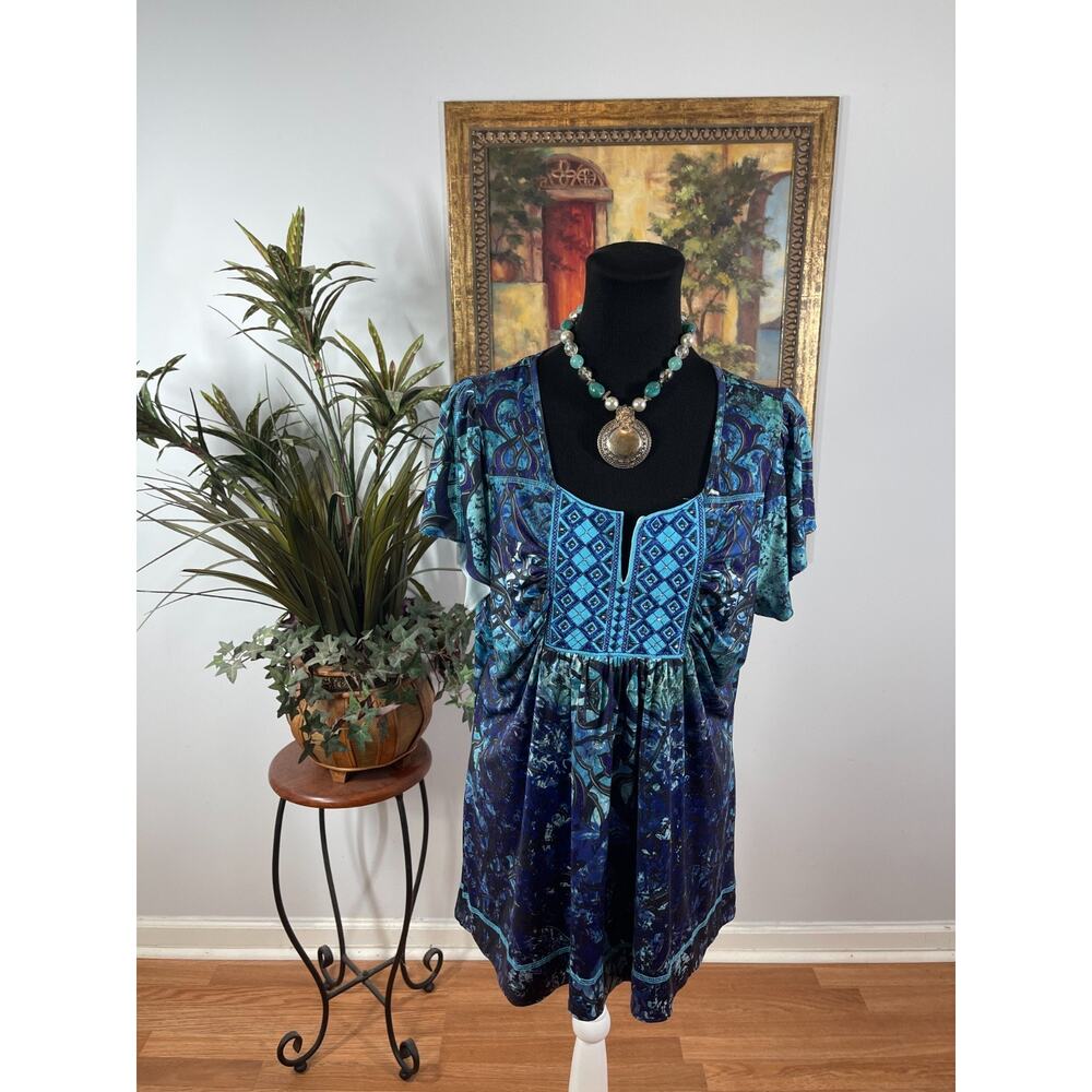 APT.9 Tunic Blouse Women's Size 1X Blue Geometric Short Sleeve Ethnic Bohemian